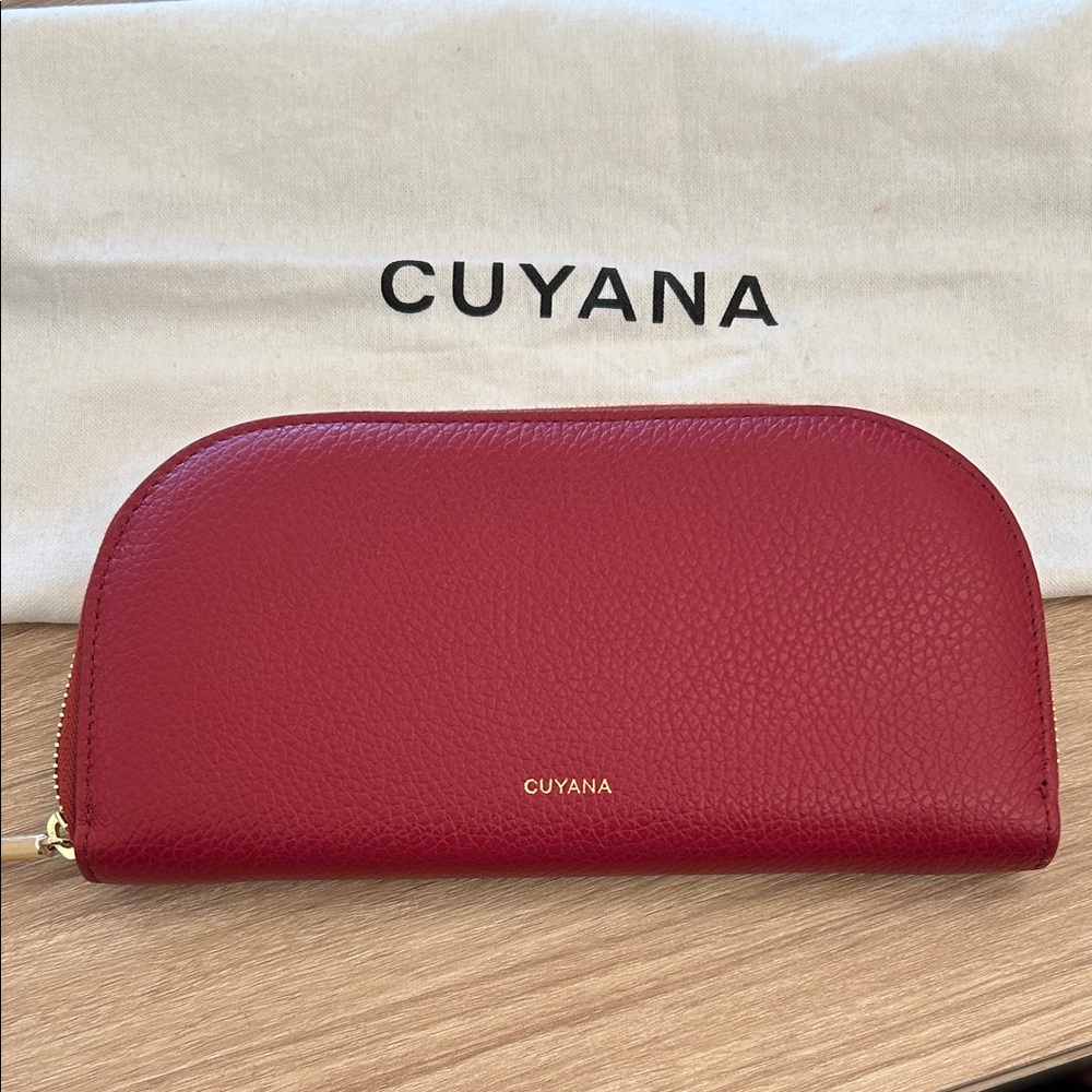 Cuyana Red Pebbled Leather Zip Wallet with Gold Hardware